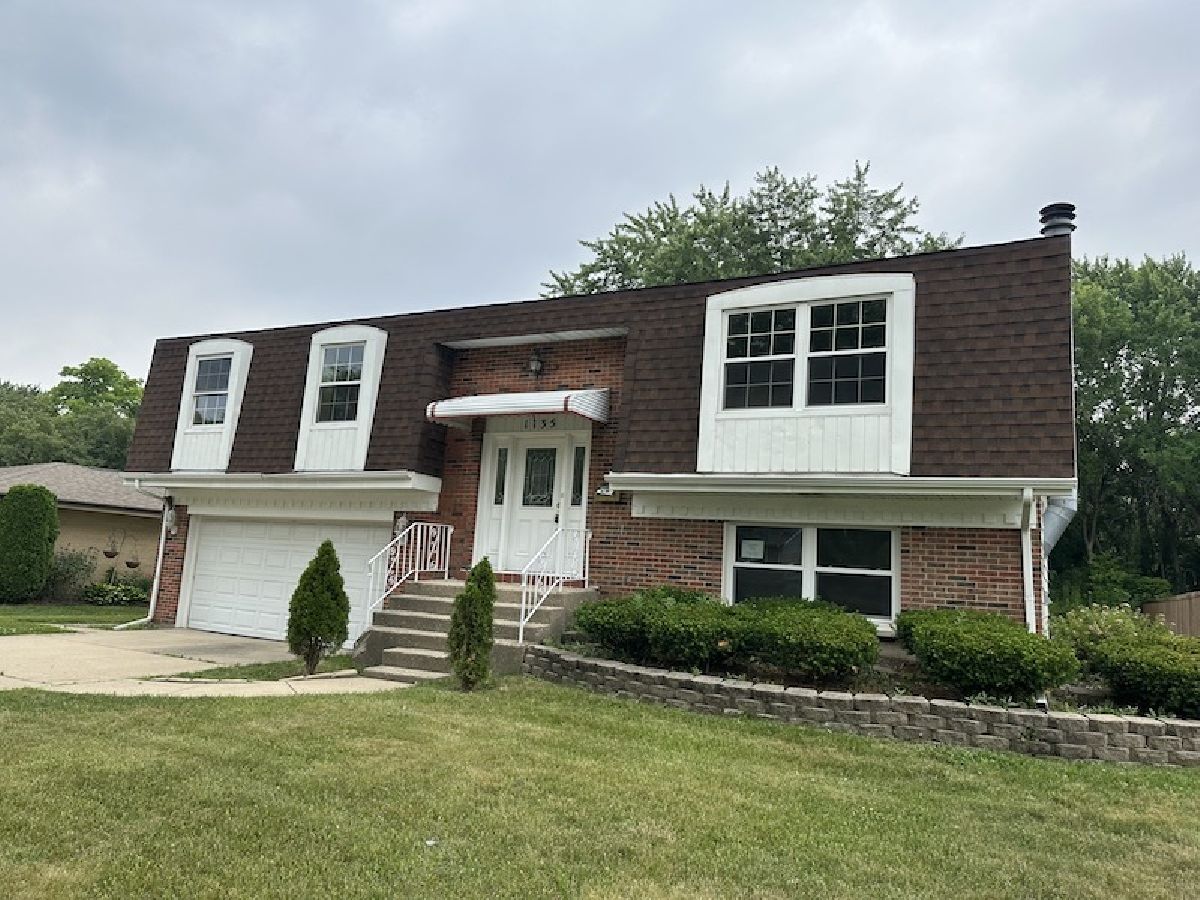 Homes Sold English Valley Palatine Illinois, 1135 King Charles