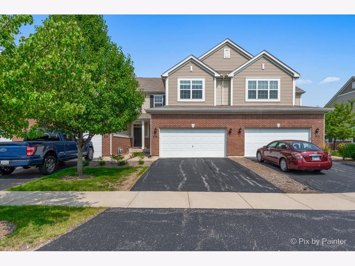Townhomes Sold Savannah Crossing Aurora Illinois, 2911 Church