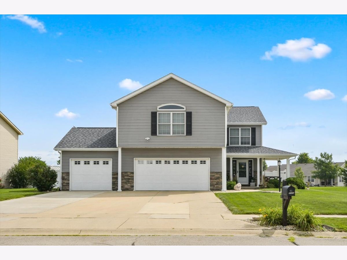 Homes Sold Deerpath Tolono Illinois, 406 Whitehead