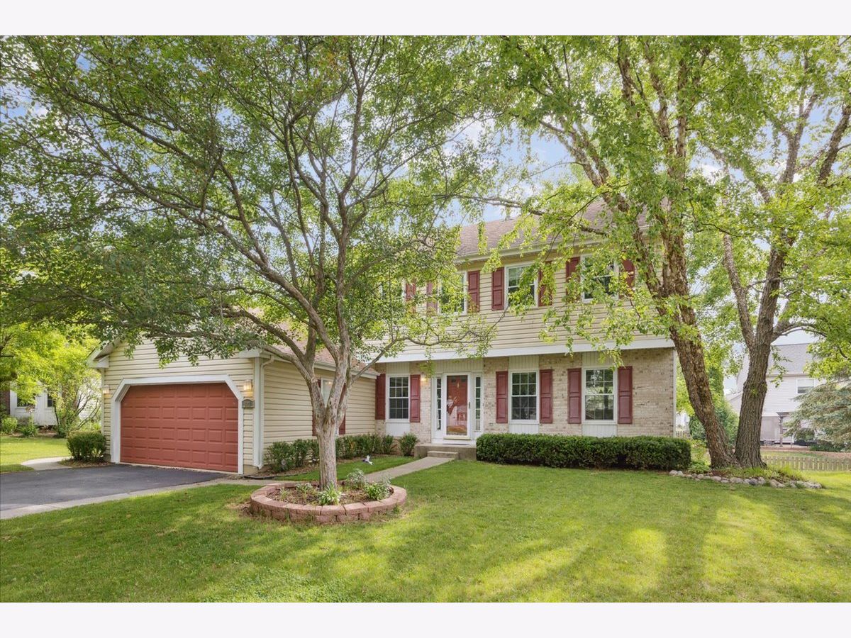 Homes Sold Tartans Glen West Dundee Illinois, 523 Lindsay