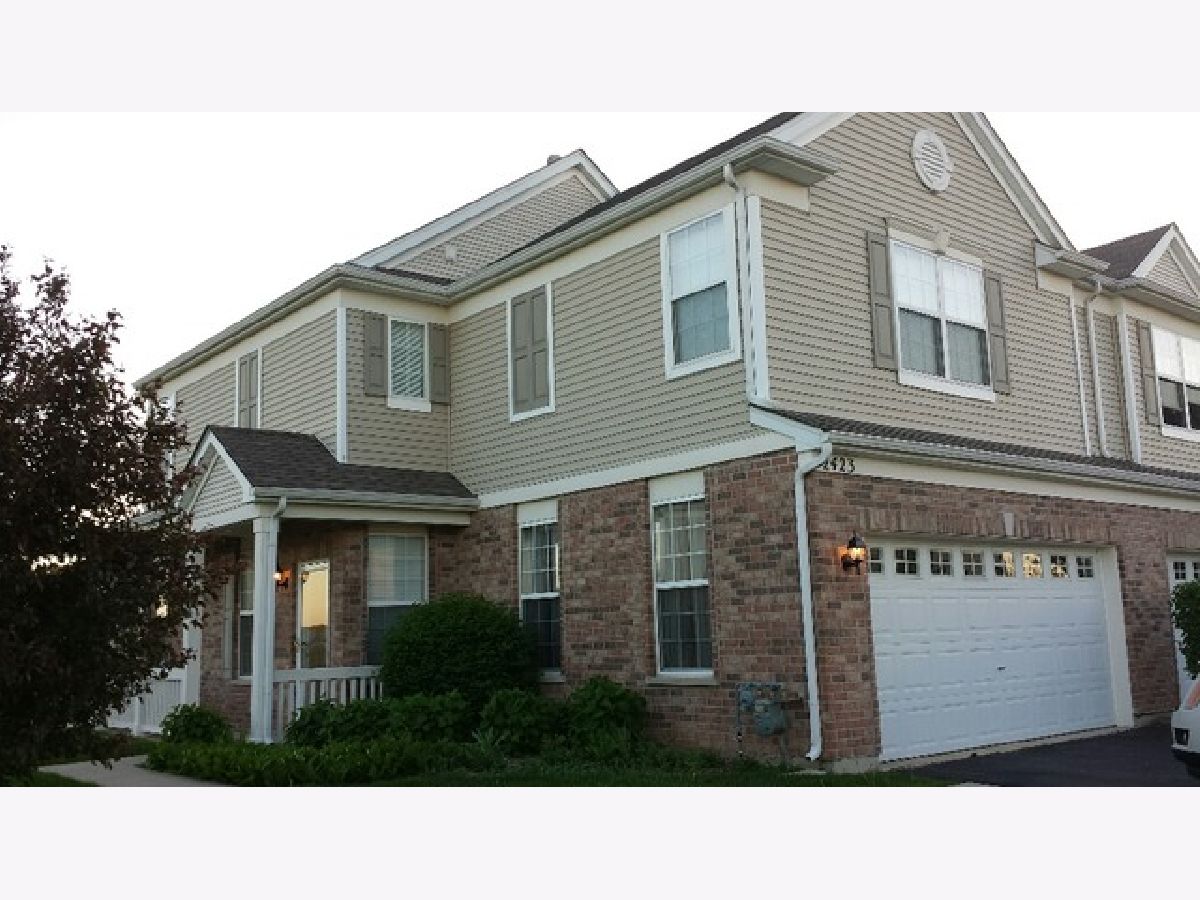 Townhomes & Homes Rented Evergreen Park Mchenry Illinois, 2423 Evergreen
