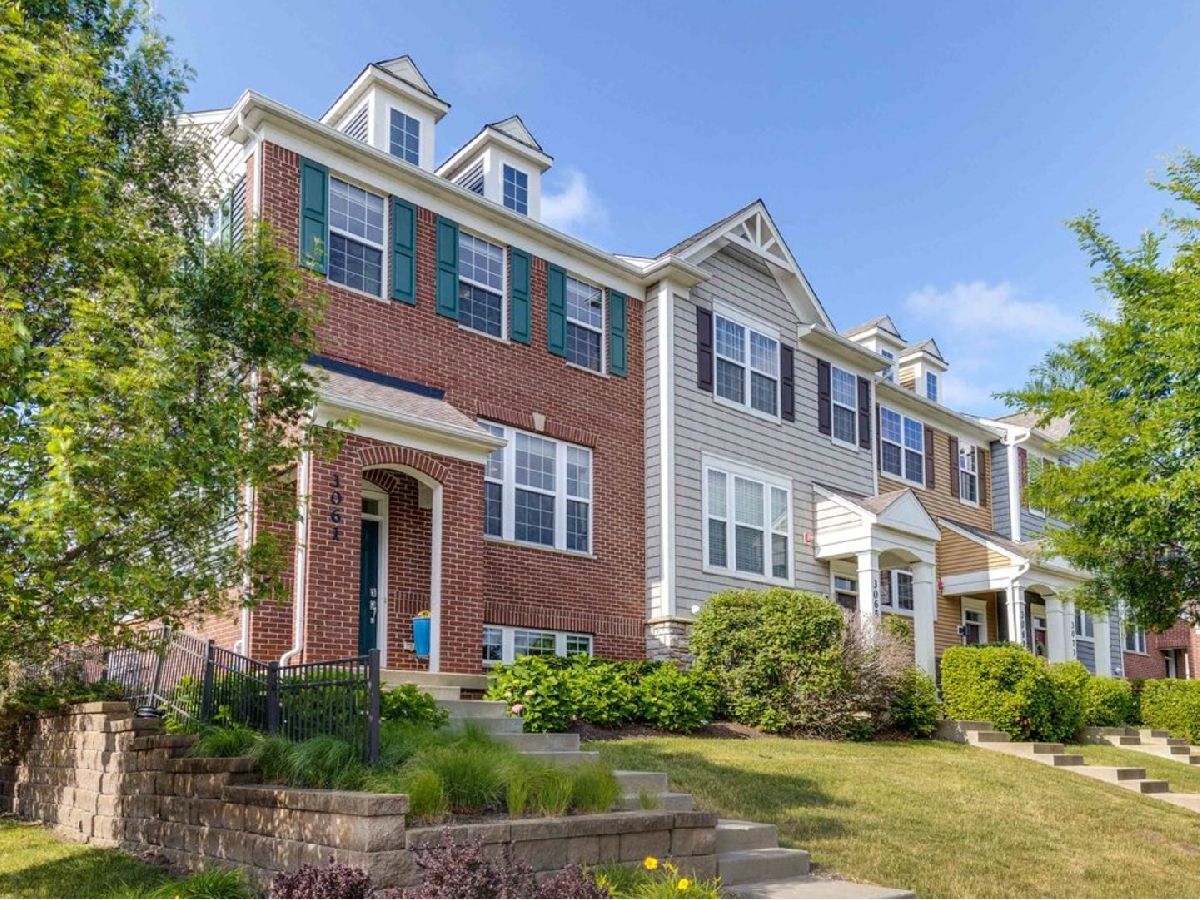 Townhomes & Homes Sold Regency At The Glen Glenview Illinois, 3061 Coral