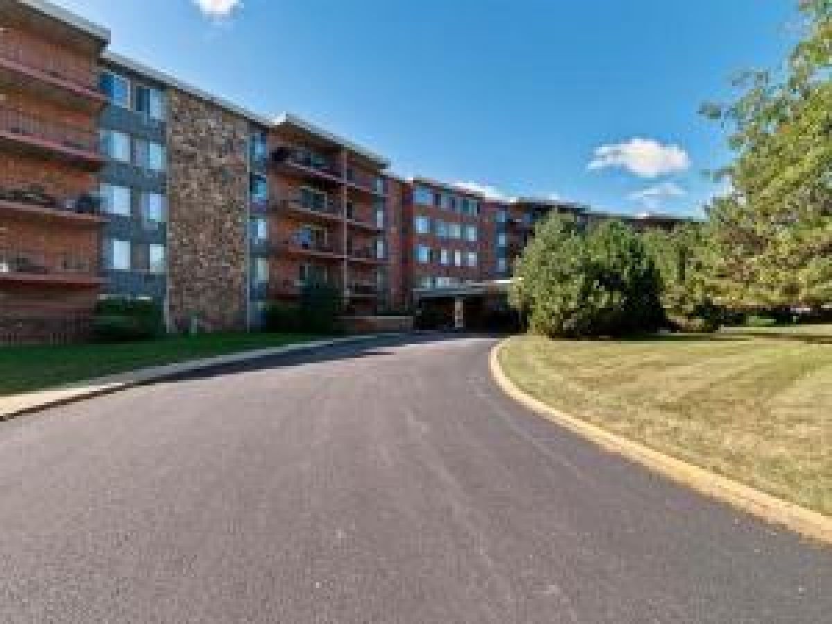 Condominiums Rented Lake Run Prospect Heights Illinois, 18 Old Willow