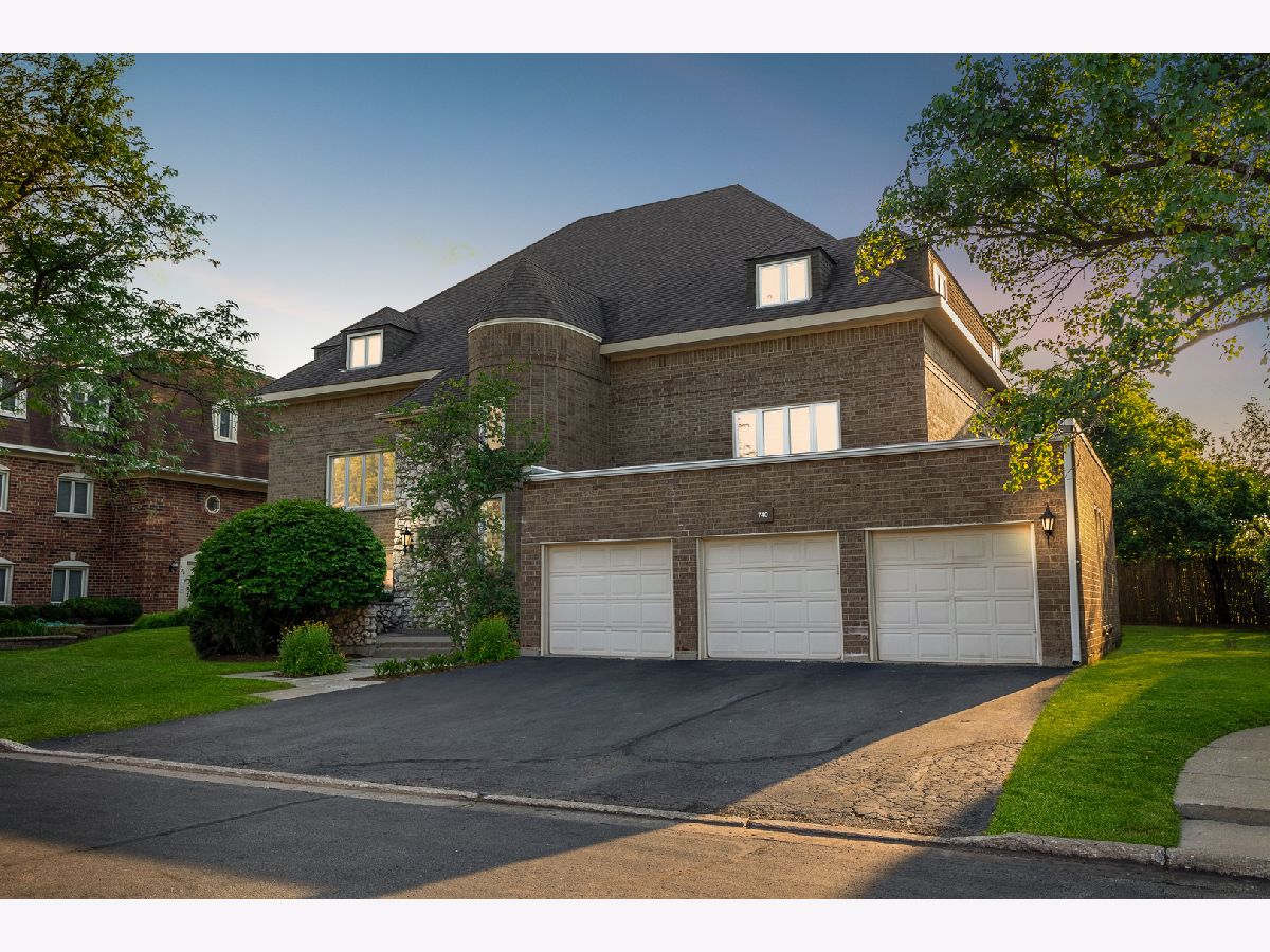 Condos & Townhomes Sold Ballantrae Northbrook Illinois, 740 Ballantrae