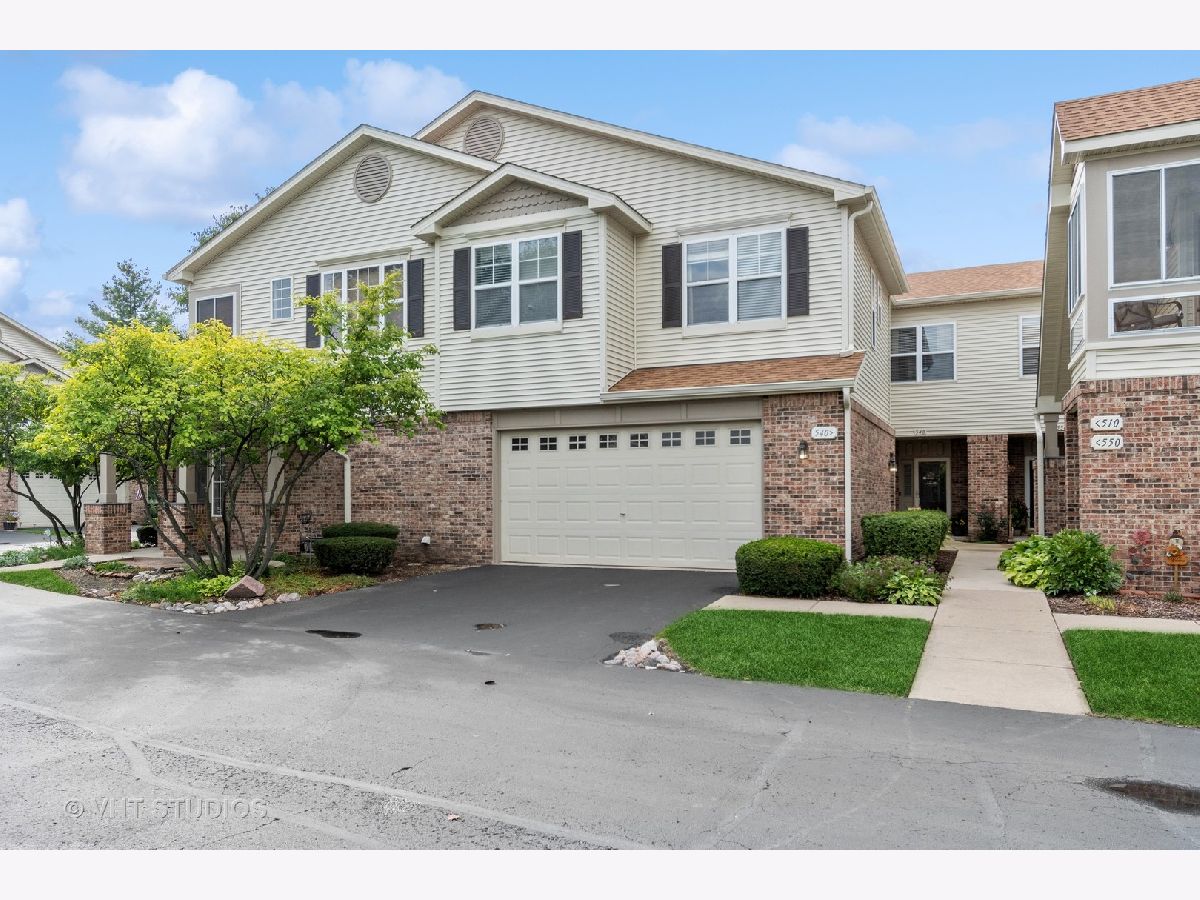 Townhomes & Condos & Homes Sold Fairway Home Windcrest Oswego Illinois, 540 Chesterfield