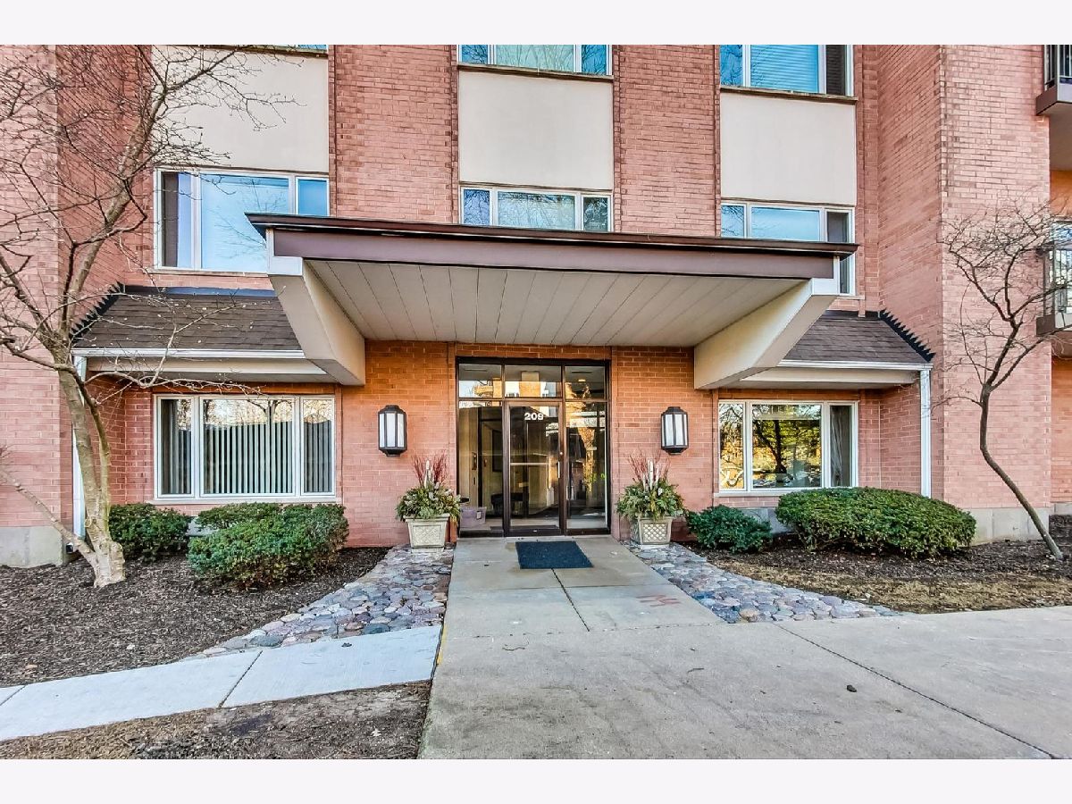 Condominiums & Homes Sold Lakes Of Lincolnshire Lincolnshire Illinois, 209 Rivershire