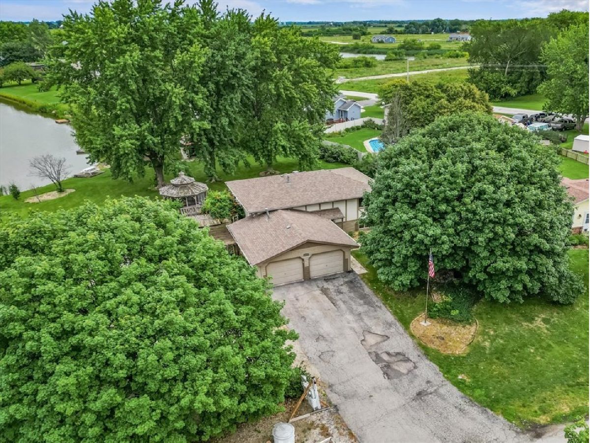 Homes & Townhomes Sold Bastain Hinckley Illinois, 150 Miller