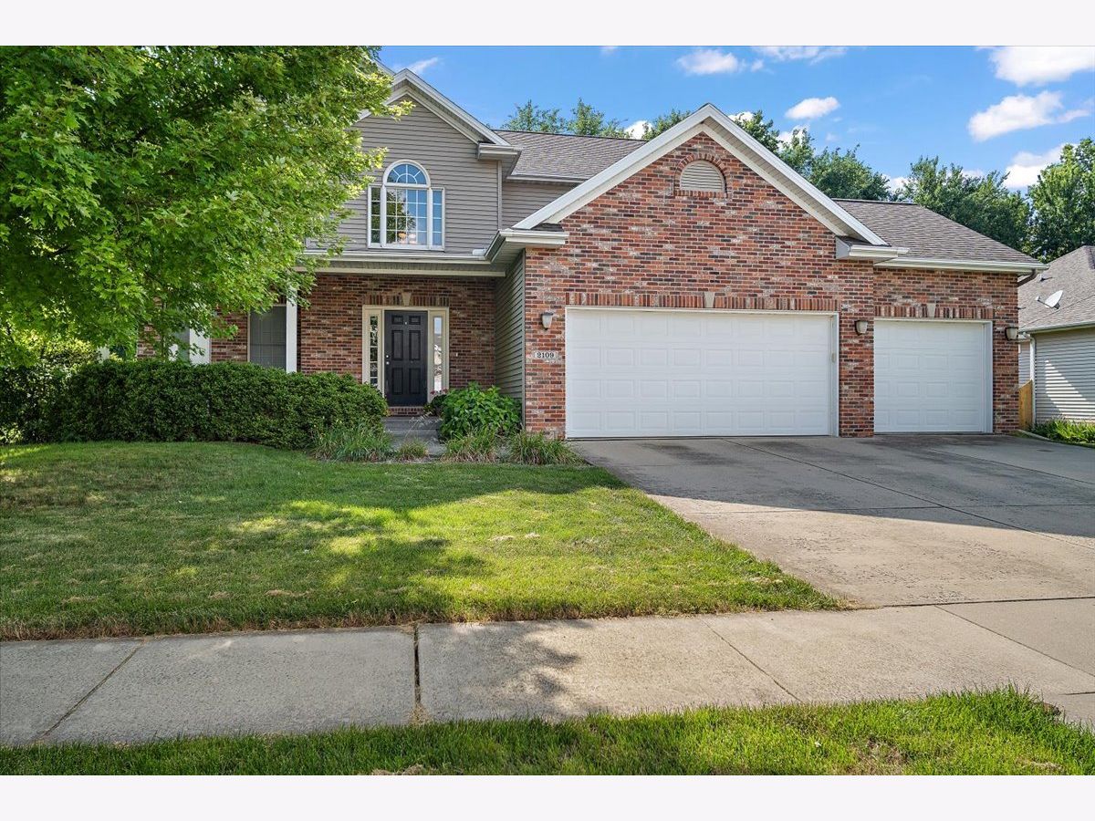 Homes & Condos & Townhomes Sold Ridgewood Bloomington Illinois, 2109 Ridge Creek