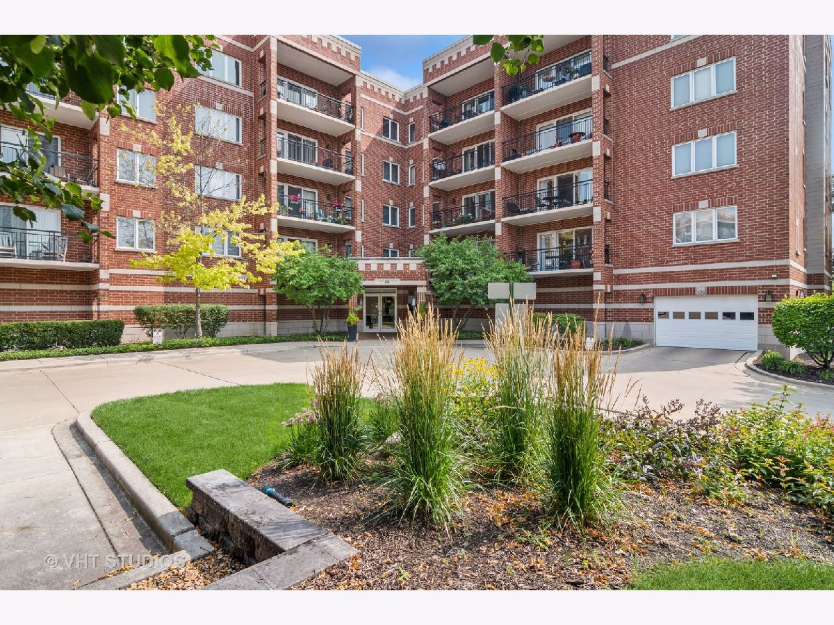 Condominiums Sold Waterford Place Wheaton Illinois, 405 Front