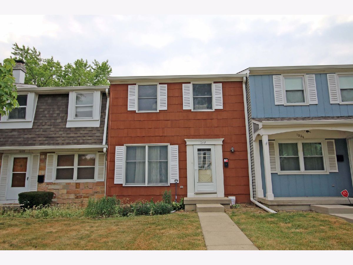 Townhomes & Condos Rented Sheffield Towne Schaumburg Illinois, 1022 Denham