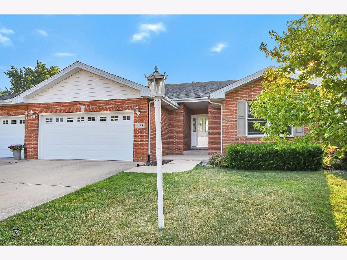 Homes & Condos & Townhomes Sold Westshore Manor Manteno Illinois, 1385 Westshore