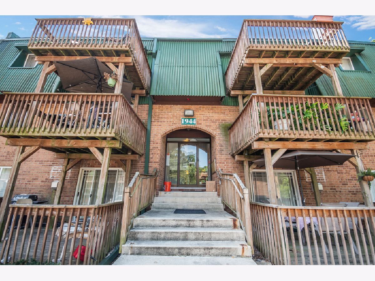 Condominiums Sold Walden Woods Aurora Illinois, 1944 Tall Oaks
