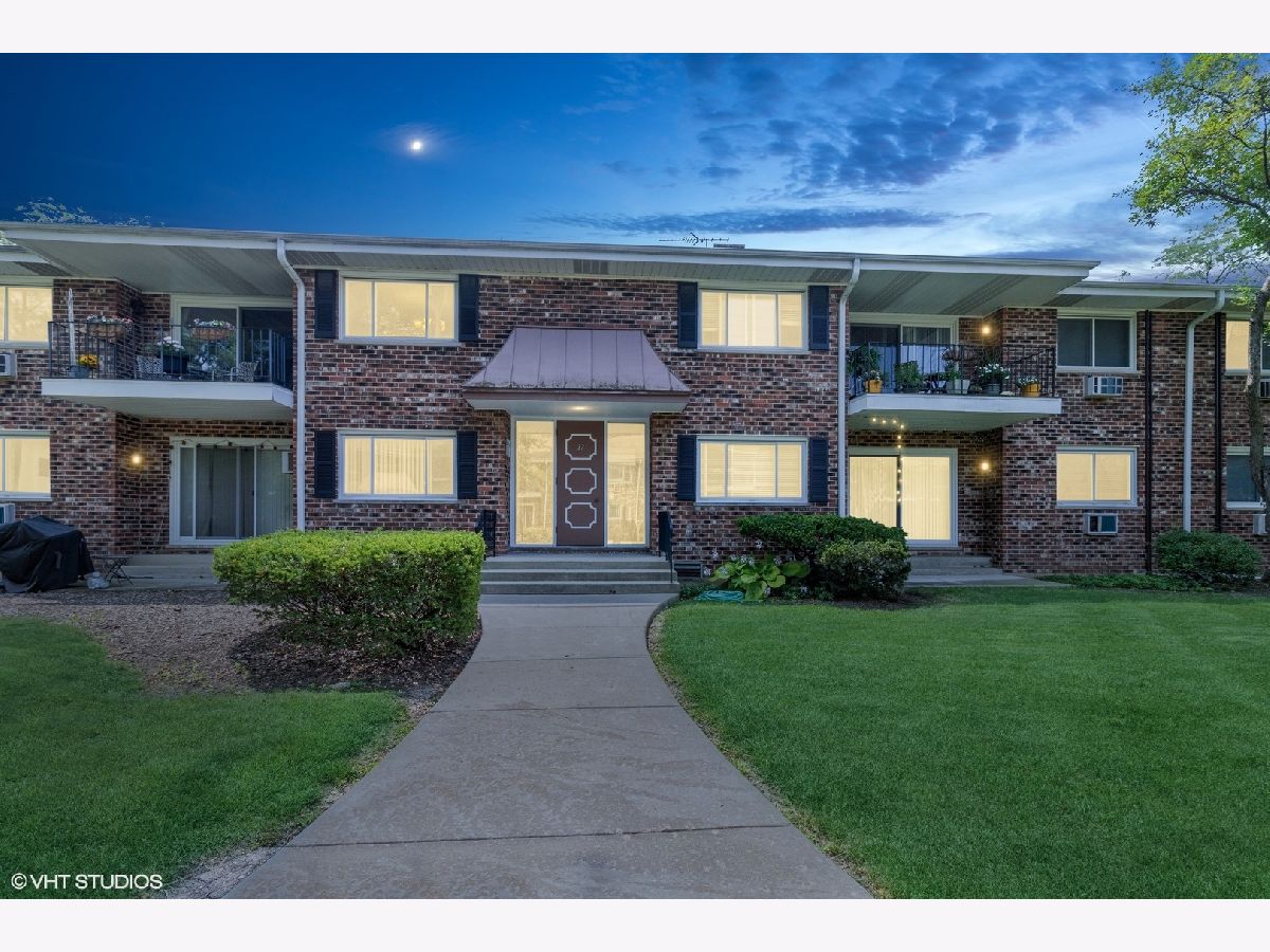 Condominiums Sold Woodglen Glen Ellyn Illinois, 37 Main