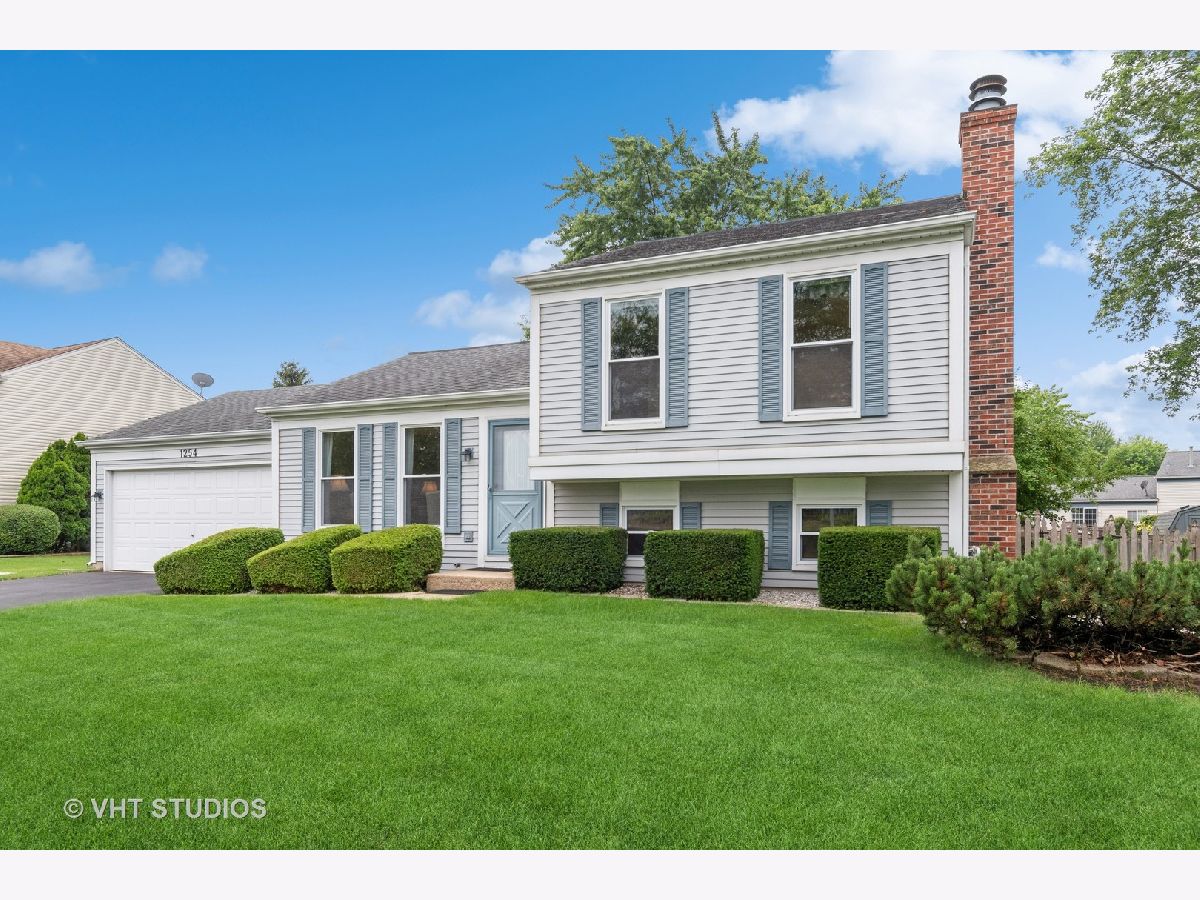 Townhomes & Homes Sold Spinnaker Cove Carol Stream Illinois, 1254 Woodlake