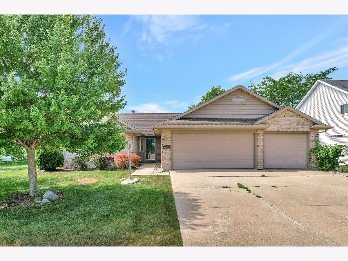 Homes Sold Appletree Monticello Illinois, 4001 Appletree