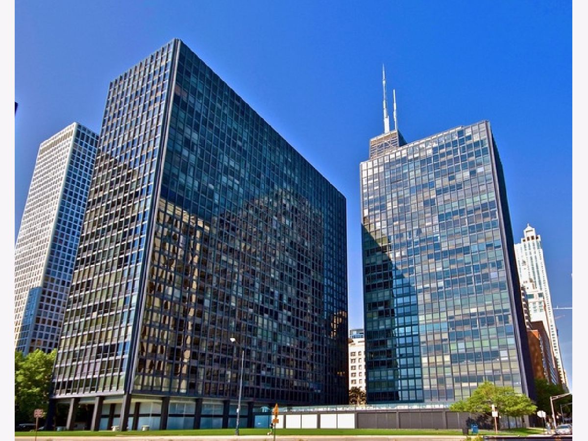 Condominiums Sold Mies Van Der Rohe Chicago Illinois, 900 Lake Shore