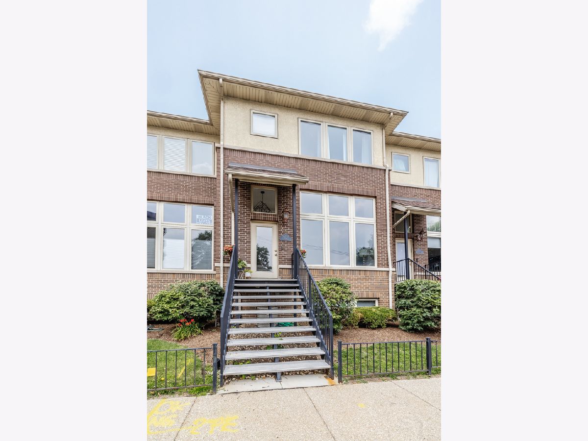 Condos & Townhomes Sold Tria Townhomes Forest Park Illinois, 7703 York