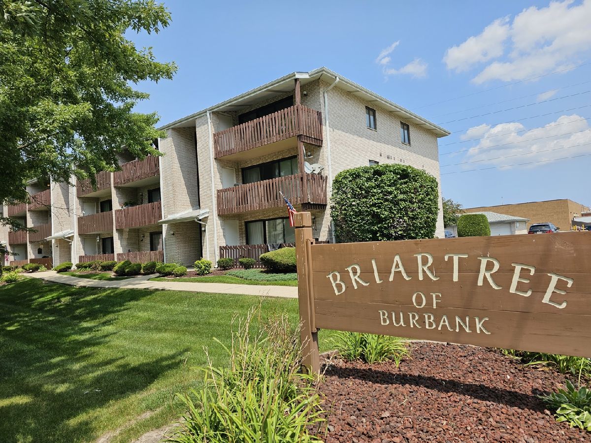 Condominiums Sold Briartree Burbank Illinois, 7550 Briartree