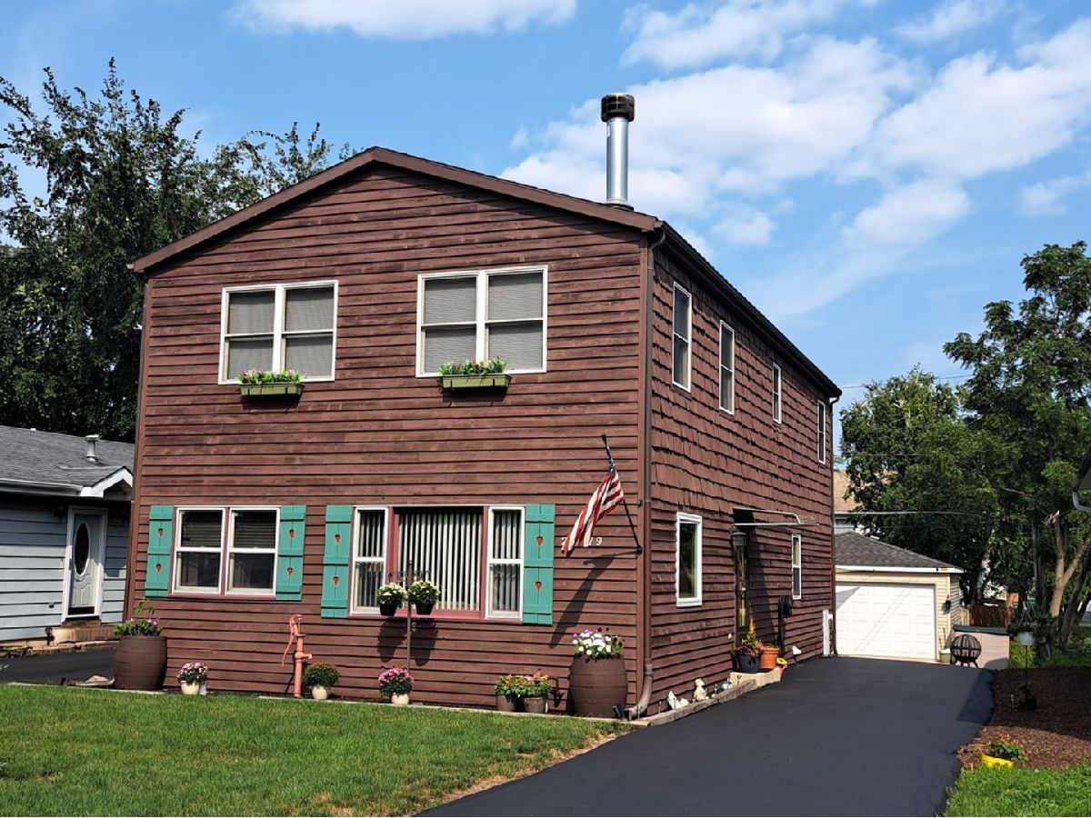 Homes Sold Forest Lake Lake Zurich Illinois, 23579 Cottage
