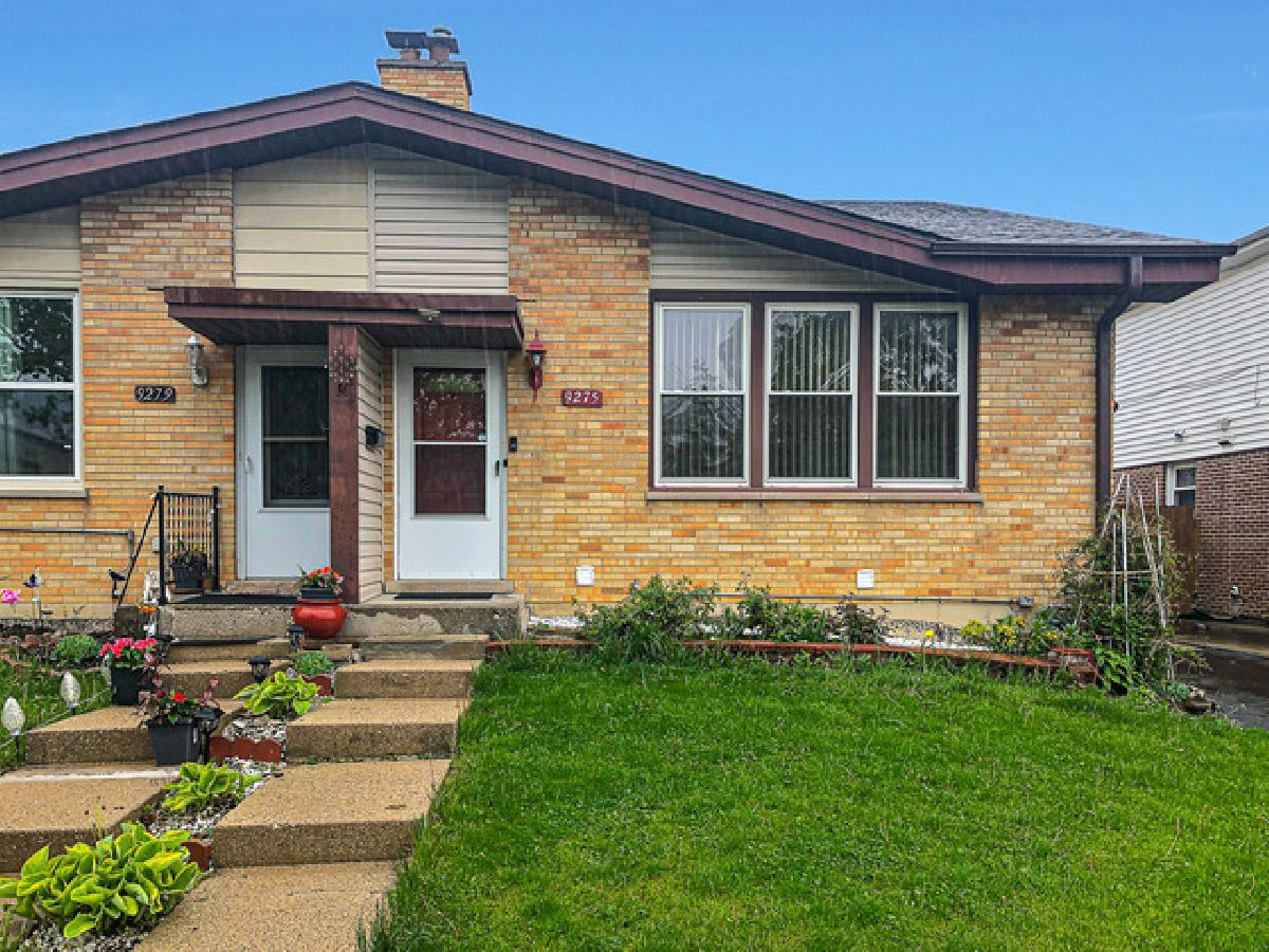 Condos & Townhomes Rented West Golf Mill Duplexes Des Plaines Illinois, 9275 Hamlin