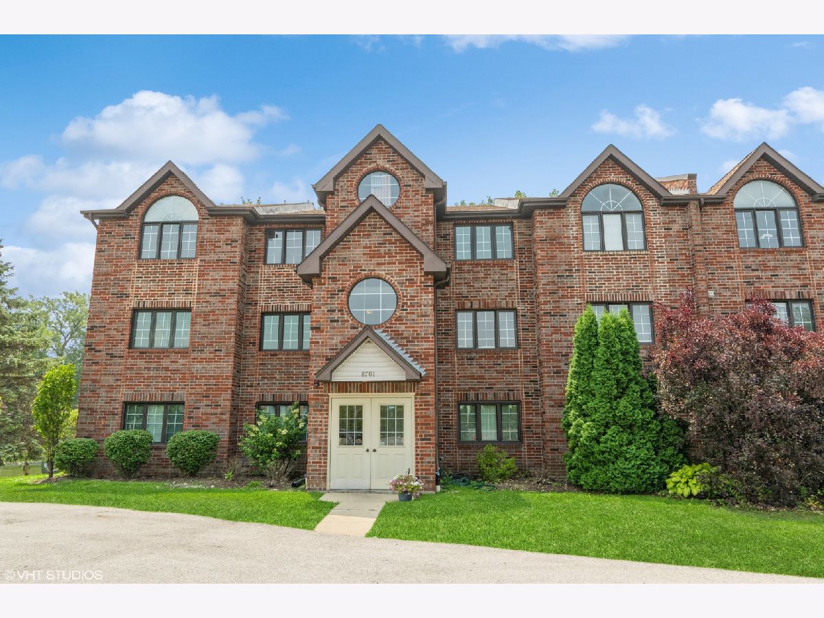 Condos & Townhomes Sold Waterfront Estates Palos Hills Illinois, 8701 Waterfront