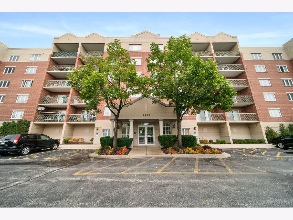 Condos & Townhomes Sold Lincoln Ridge Skokie Illinois, 7400 Lincoln