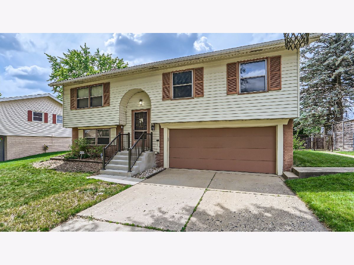Homes Sold Hilltop Streamwood Illinois, 24 Myrtle