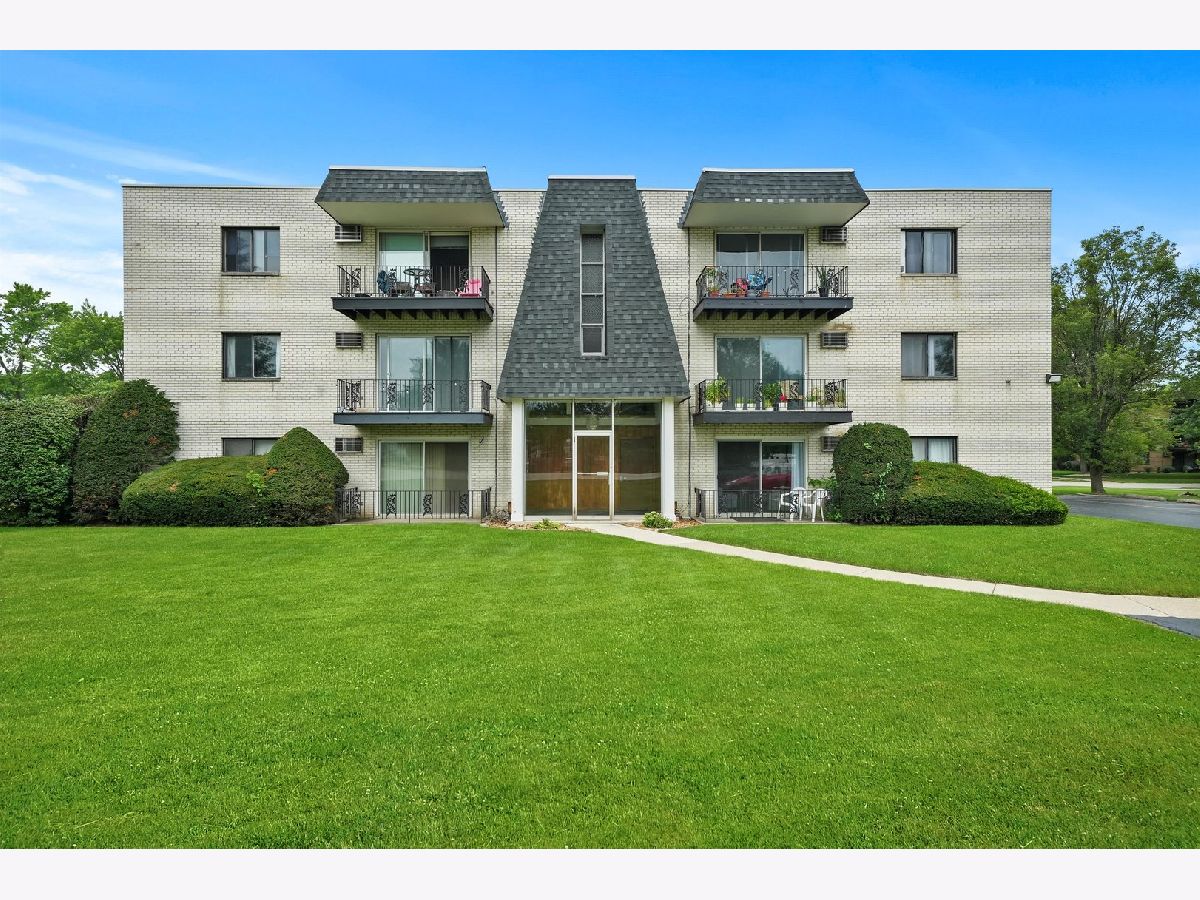 Condominiums Sold Carriage Lane Crestwood Illinois, 12809 Carriage
