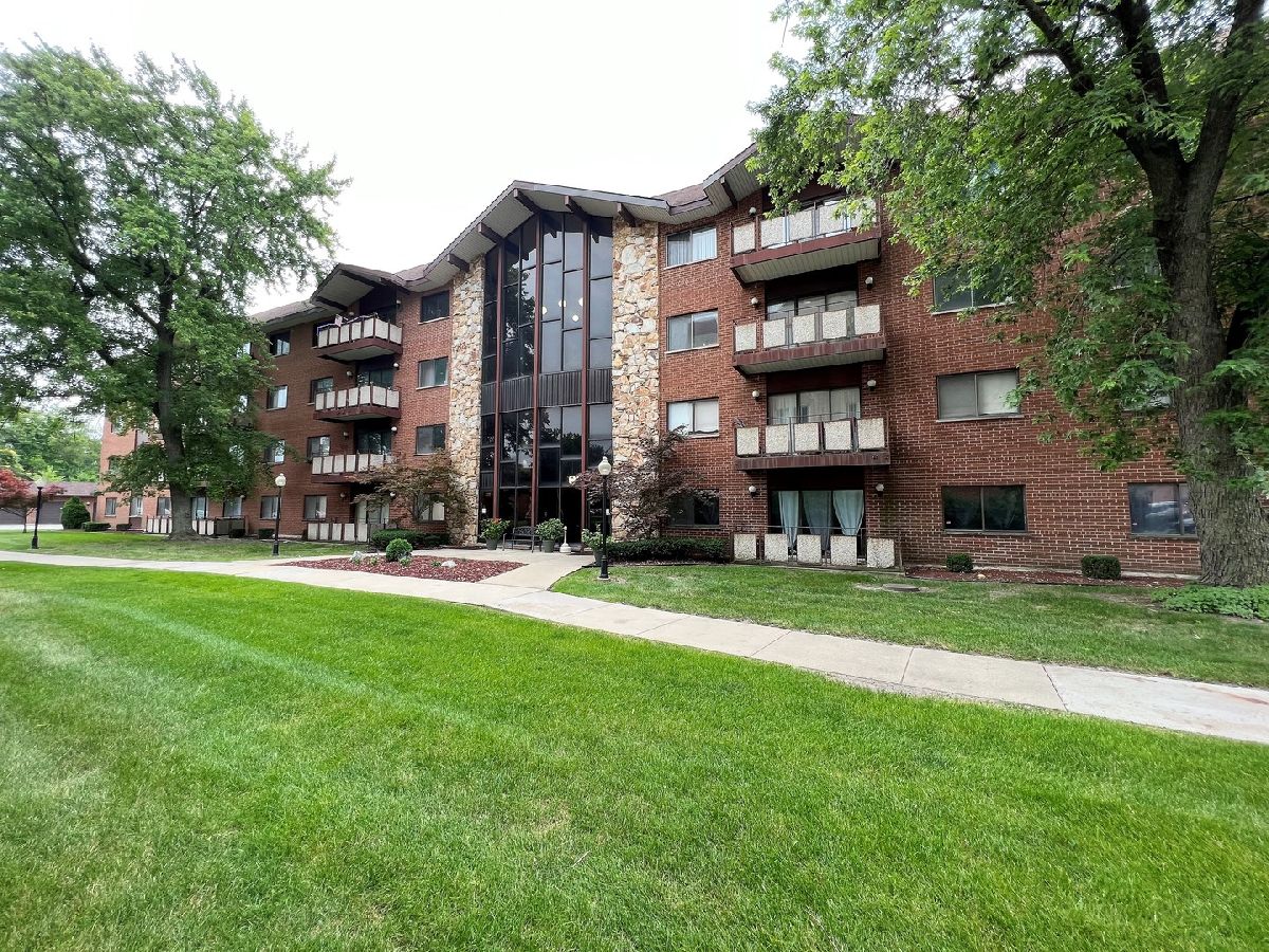 Condos & Townhomes & Homes Sold Flosswood Homewood Illinois, 2311 183rd