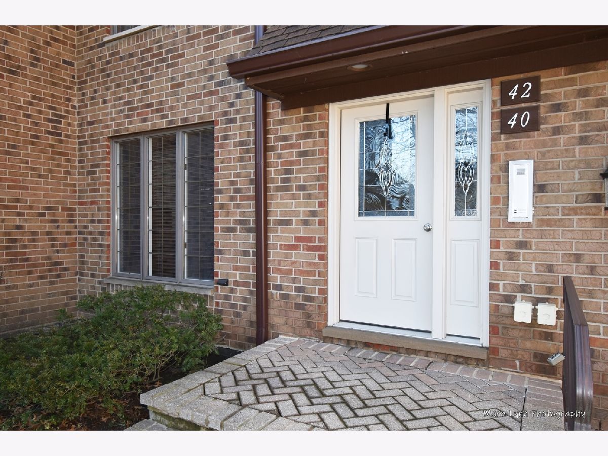 Condos & Townhomes Sold Courtyards Of Westchester Westchester Illinois, 42 Queens