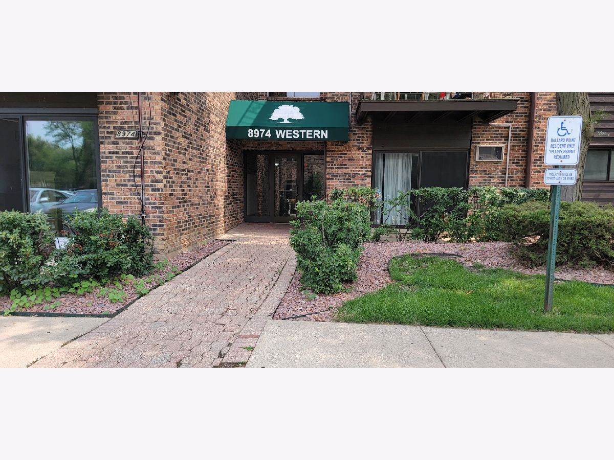 Condominiums Rented Ballard Point Des Plaines Illinois, 8974 Western