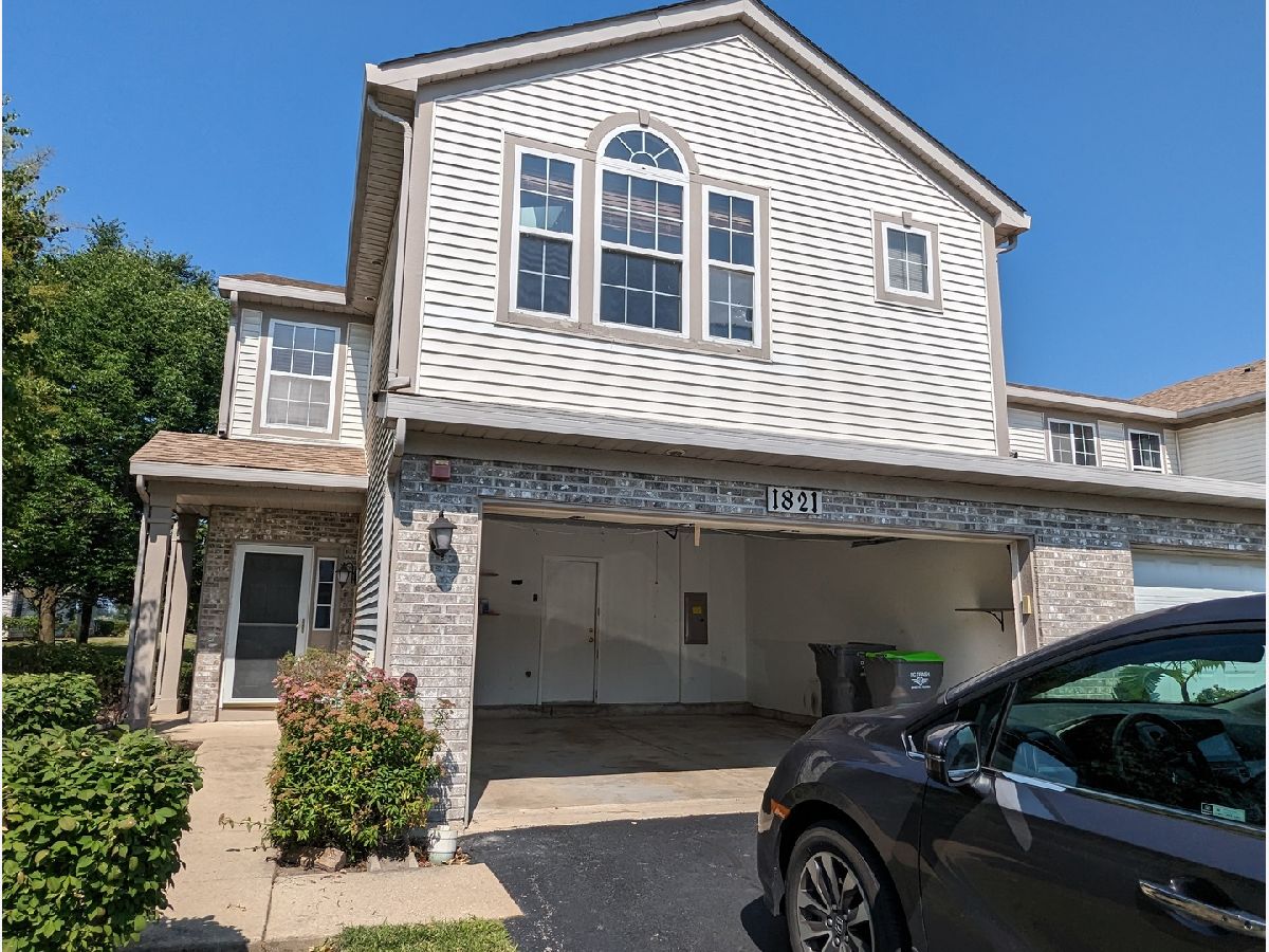 Homes & Condos & Townhomes Sold Fairfield Way Montgomery Illinois, 1821 Candlelight