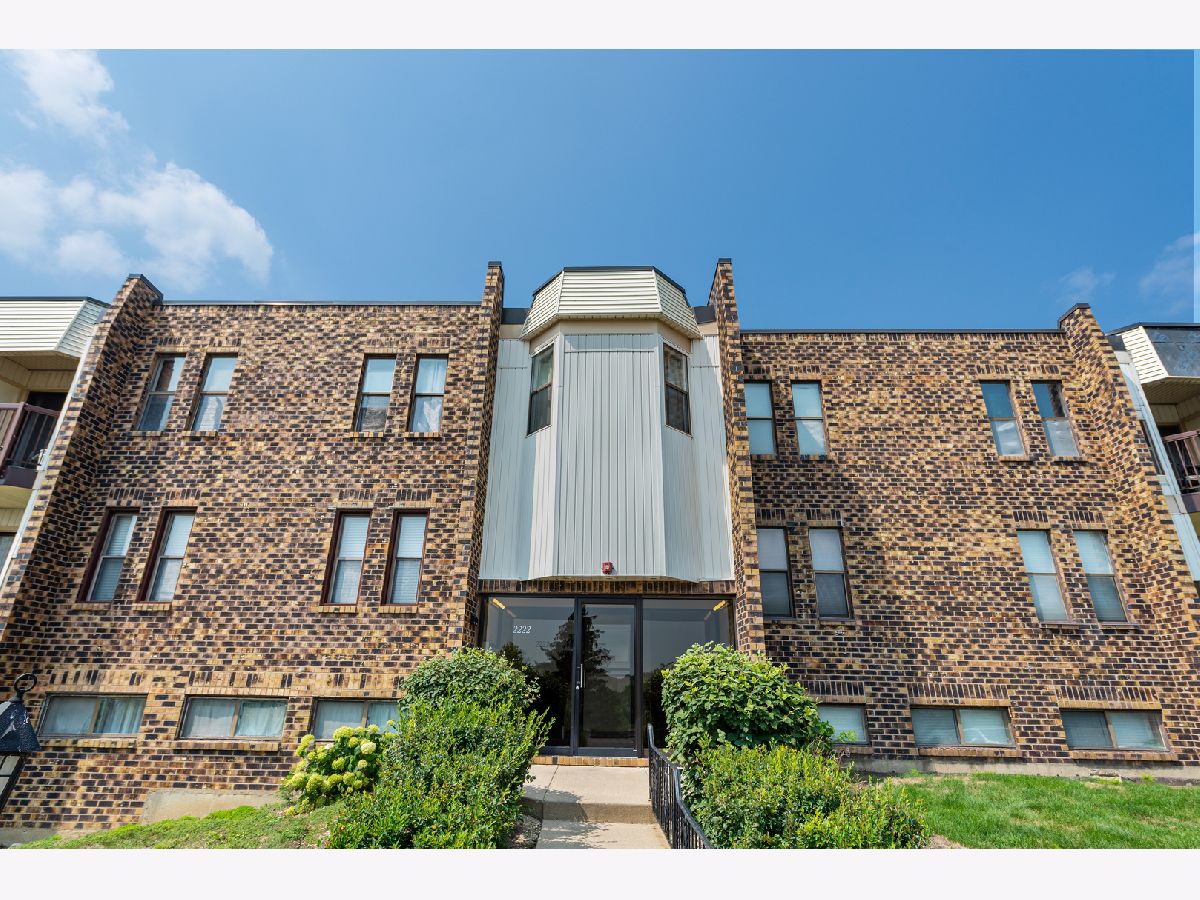 Condos & Townhomes Sold Woodridge Club Woodridge Illinois, 2222 Country Club