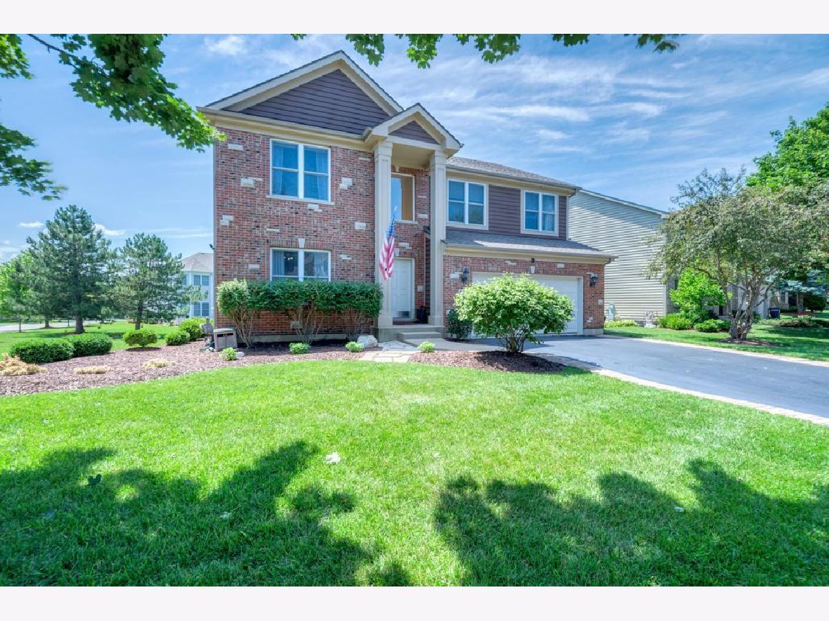 Homes & Condos & Townhomes Sold Boulder Ridge Lake In The Hills Illinois, 522 Camargo Club