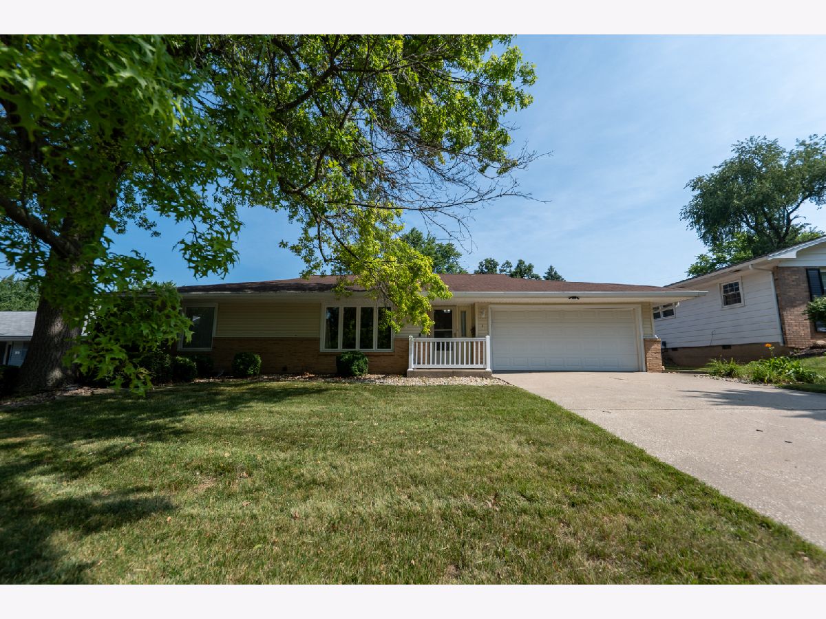 Homes Sold Indian Hills Bloomington Illinois, 4 Fisher