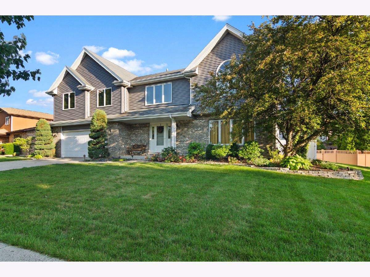 Homes Sold Whispering Pines Lockport Illinois, 16717 Primrose