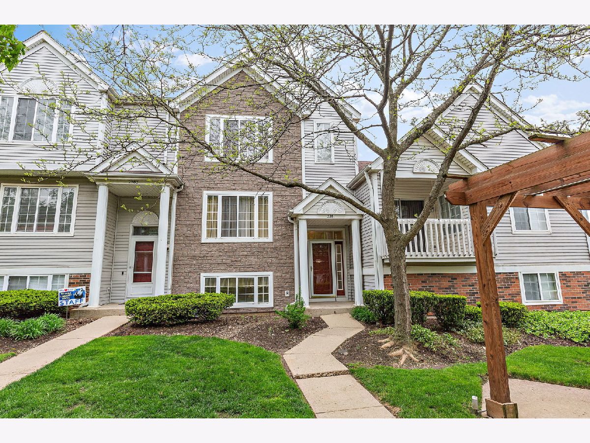 Townhomes & Condos & Homes Rented Dawson Mill Algonquin Illinois