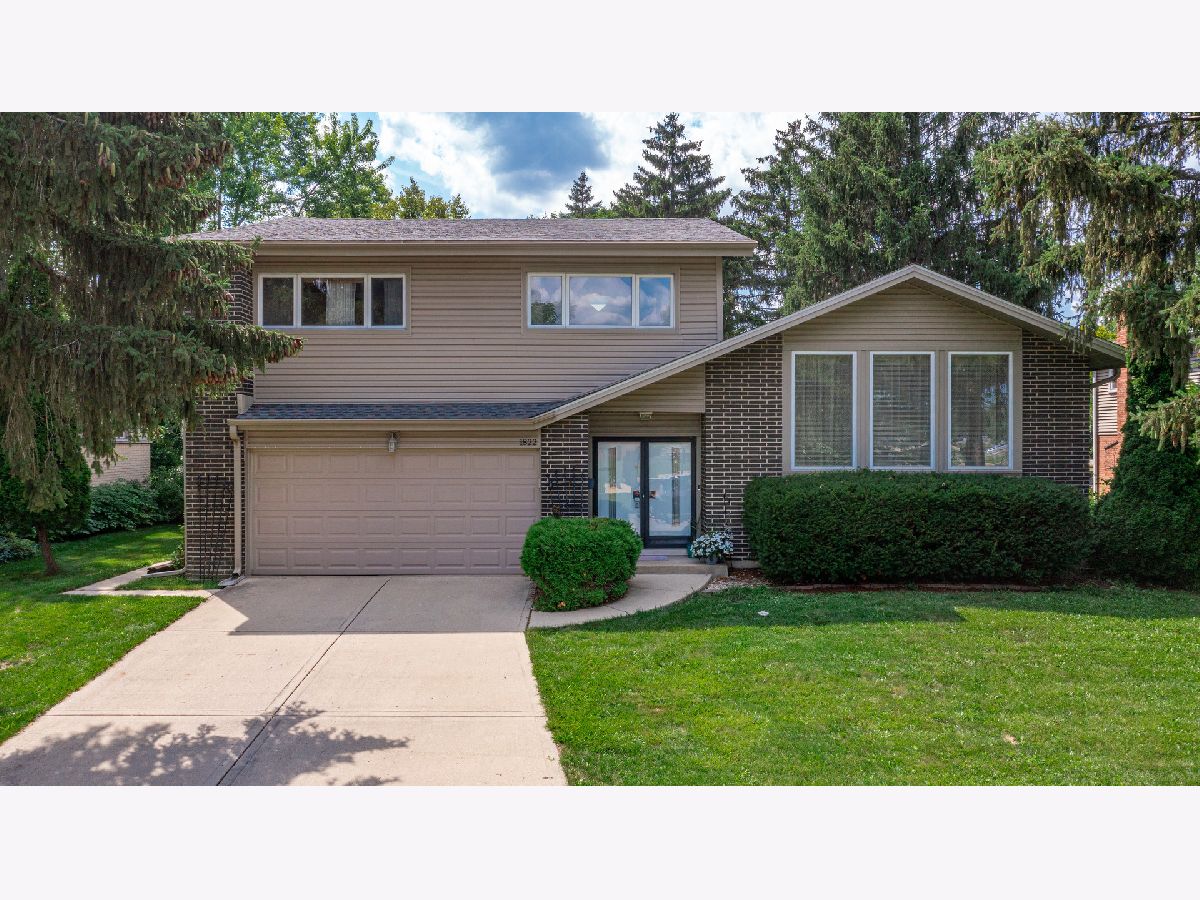 Homes Sold Arlington Terrace Arlington Heights Illinois, 1822 Dale