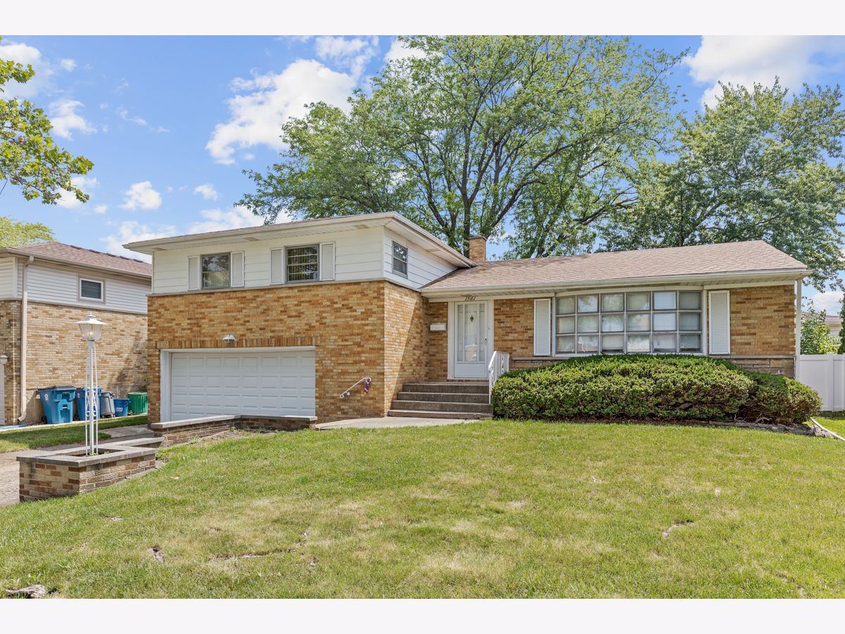 Homes Sold Winston Park Melrose Park Illinois, 1561 Lee