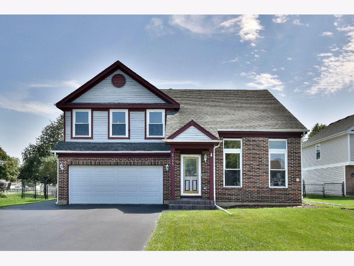 Townhomes & Condos & Homes Sold Mayfair Station Hanover Park Illinois, 2045 Mallow