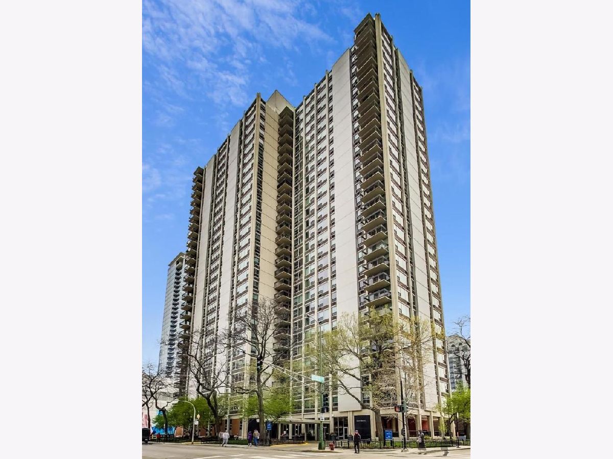 Condominiums Sold Eliot House Chicago Illinois, 1255 Sandburg