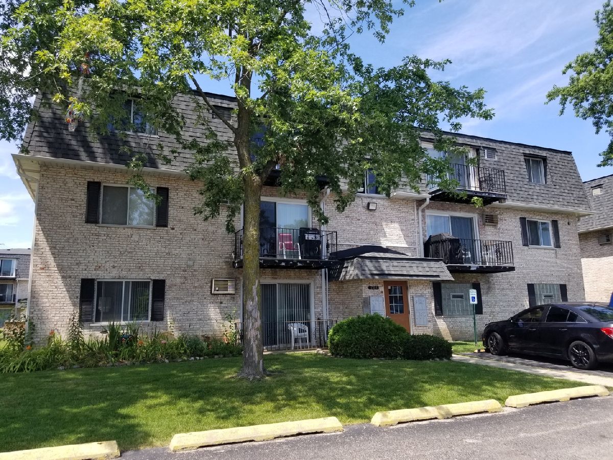 Condominiums Sold Baldwin Court Palatine Illinois, 1313 Baldwin