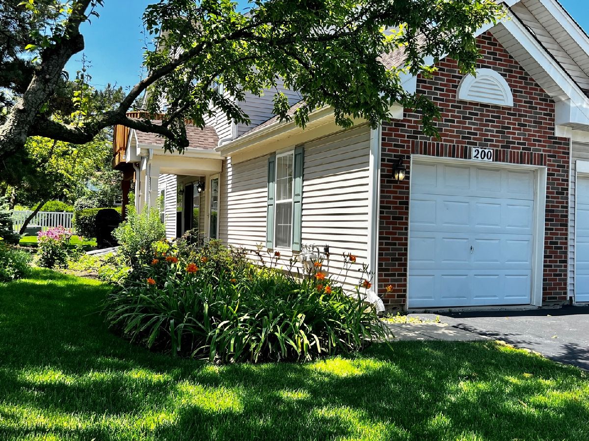 Townhomes & Condos & Homes Rented Millers Station Mount Prospect Illinois, 200 Cathy