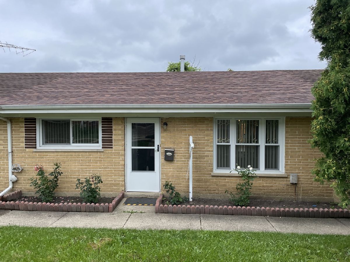 Townhomes & Condos & Homes Sold Golf Mill Des Plaines Illinois, 9471 Sumac