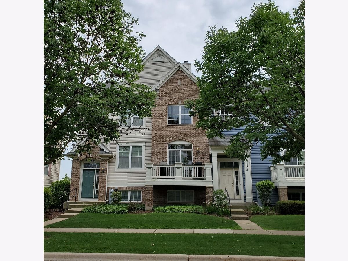 Townhomes & Condos Sold Fountains At Town Center Carol Stream Illinois, 134 Goldenhill