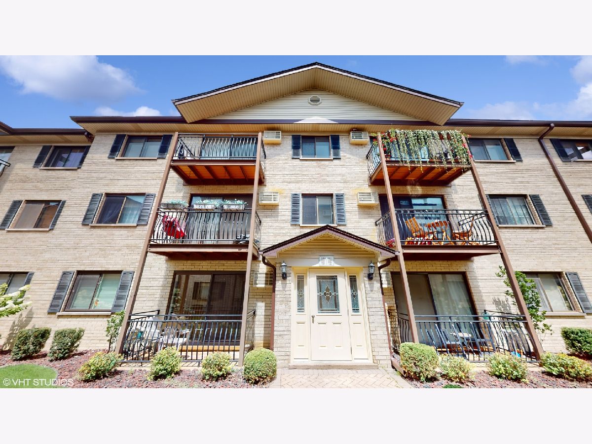 Condominiums Sold Forest Villa Chicago Illinois, 5143 East River