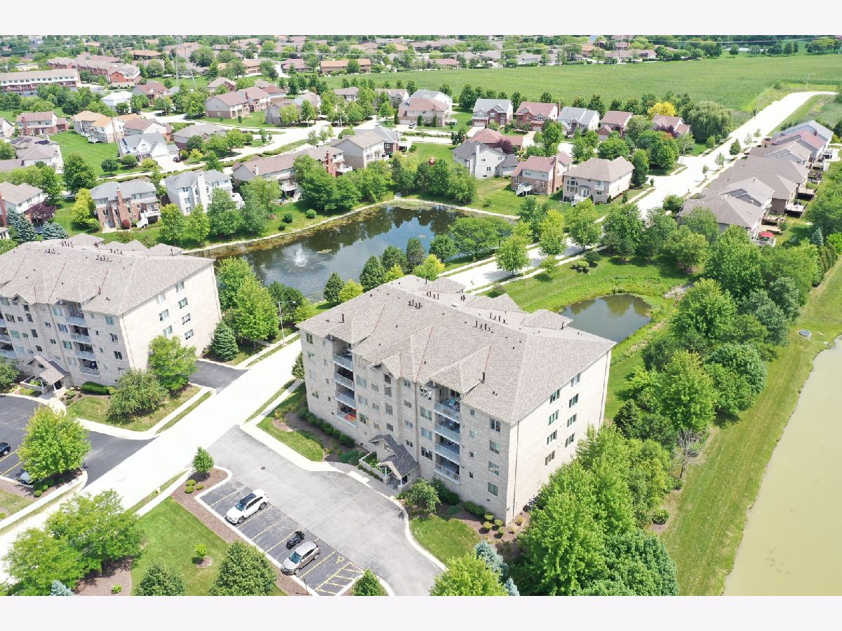 Condos & Townhomes & Homes Sold Fountain Hills Orland Park Illinois, 11111 Waters Edge