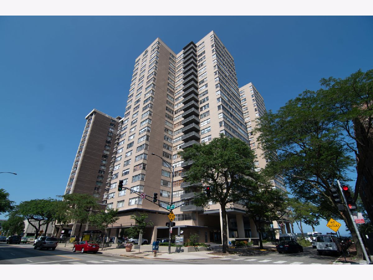 Condominiums Rented Shoreline Towers Chicago Illinois, 6301 Sheridan