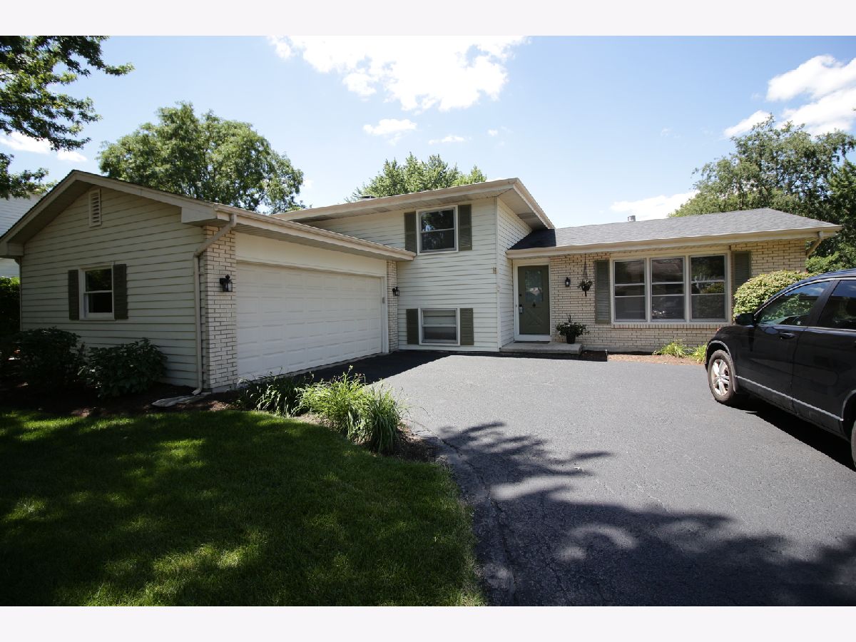 Homes Rented Carriage Crest Batavia Illinois, 685 Carriage