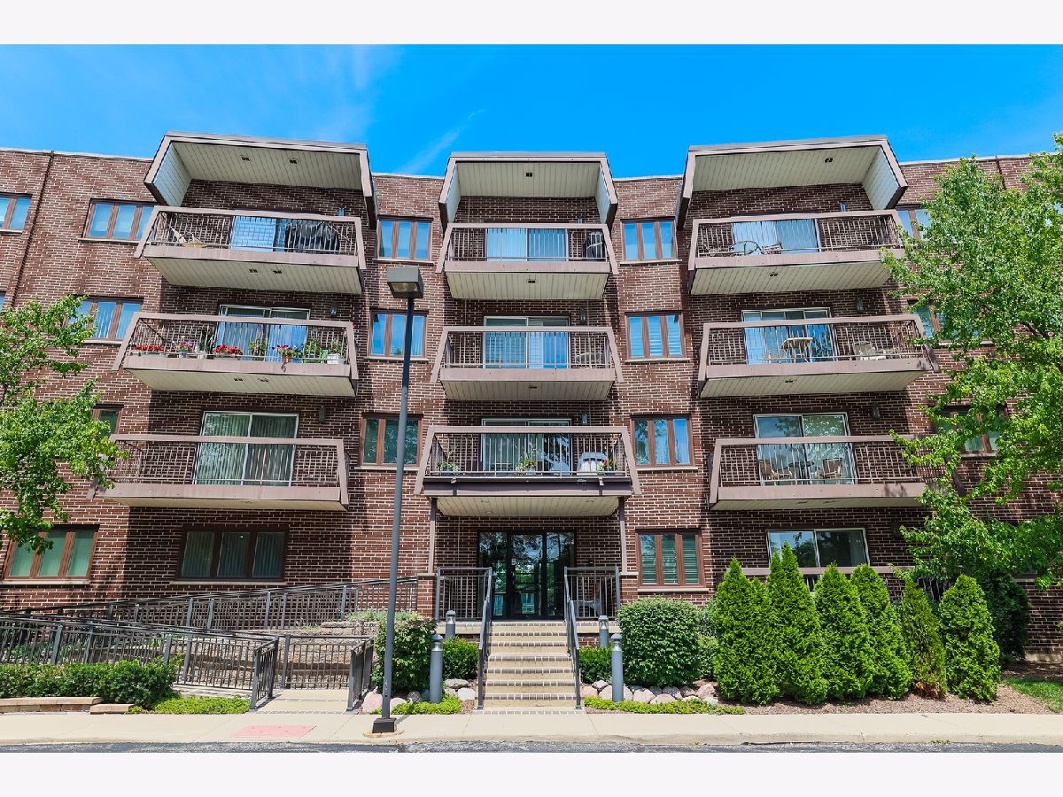 Condominiums Sold Grove Terrace Buffalo Grove Illinois, 350 Dundee